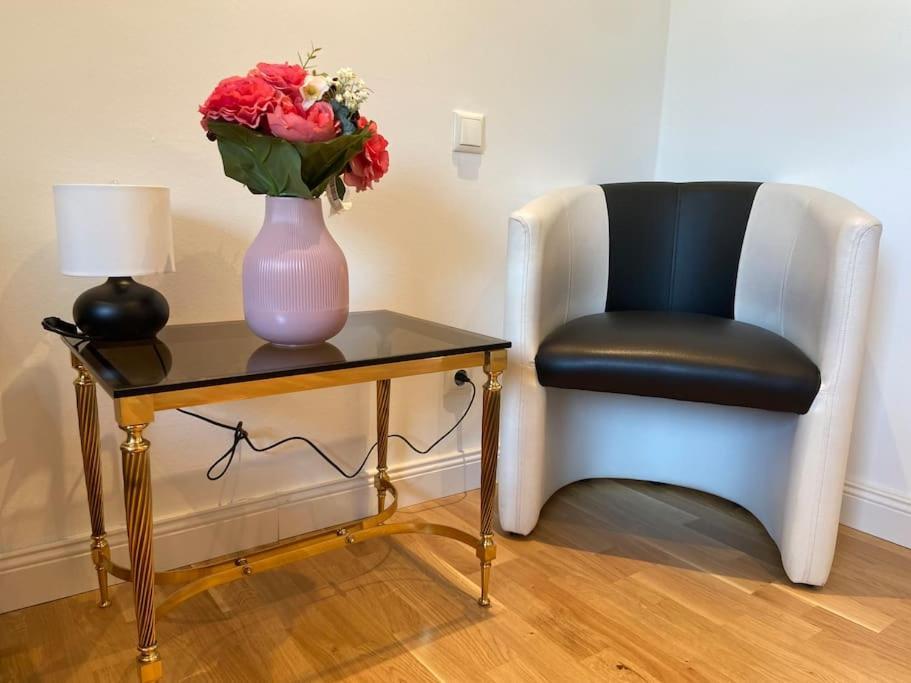 Luxury Apartment With Air Conditioning & Jaccuzzi Near Frankfurt Wiesbaden Hofheim am Taunus Εξωτερικό φωτογραφία